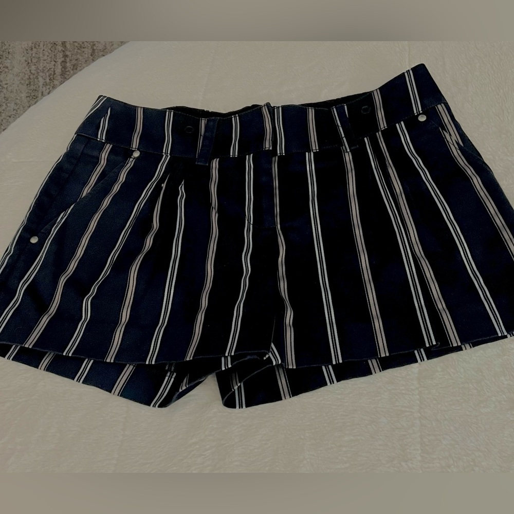 PI LADIES STRIPED SHORTS, Very nice fabric, Size 29, LIKE NEW